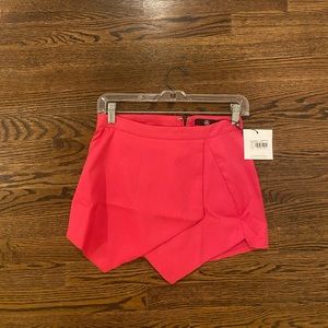 Never worn! Fuchsia Missguided skort
